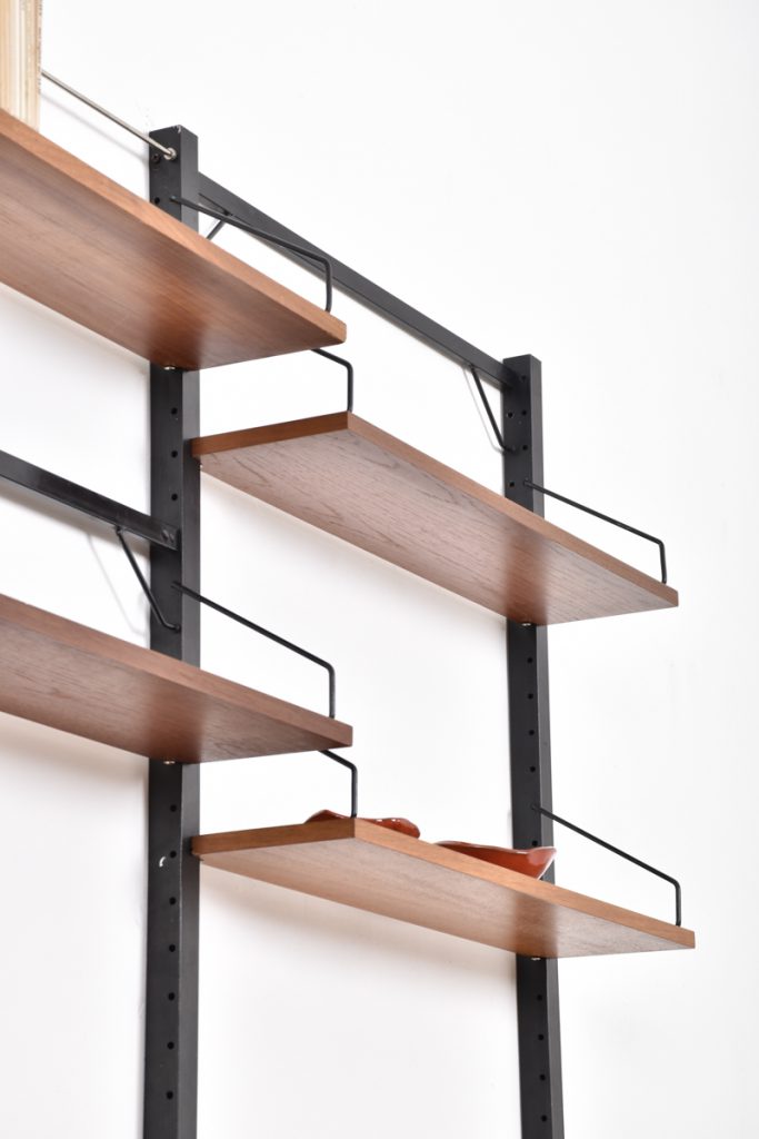 Detail - shelves and standing supports (metal, black)